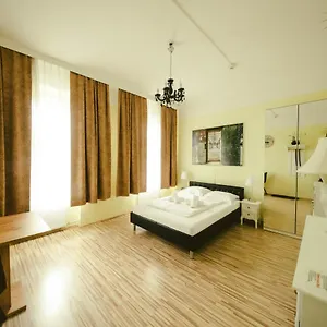 Hotel California, Wien